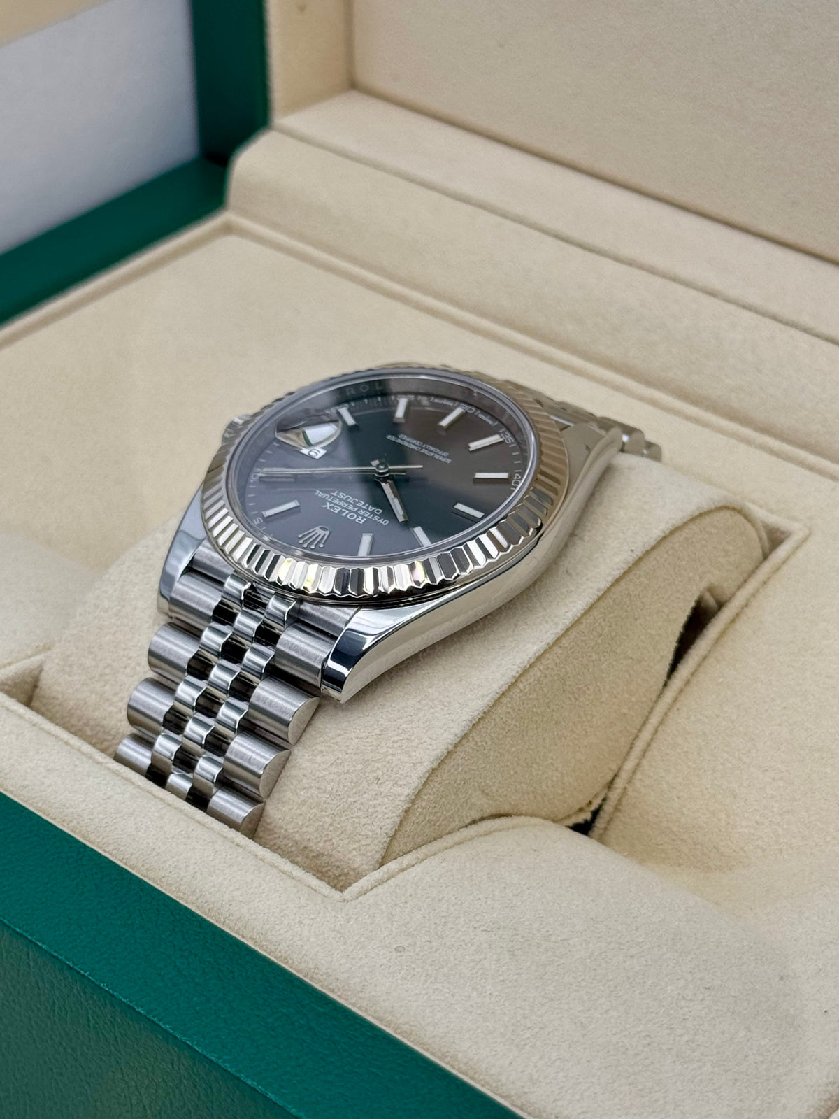 2017 Rolex Datejust 41mm 126334 Stainless Steel Jubilee Rhodium Dial