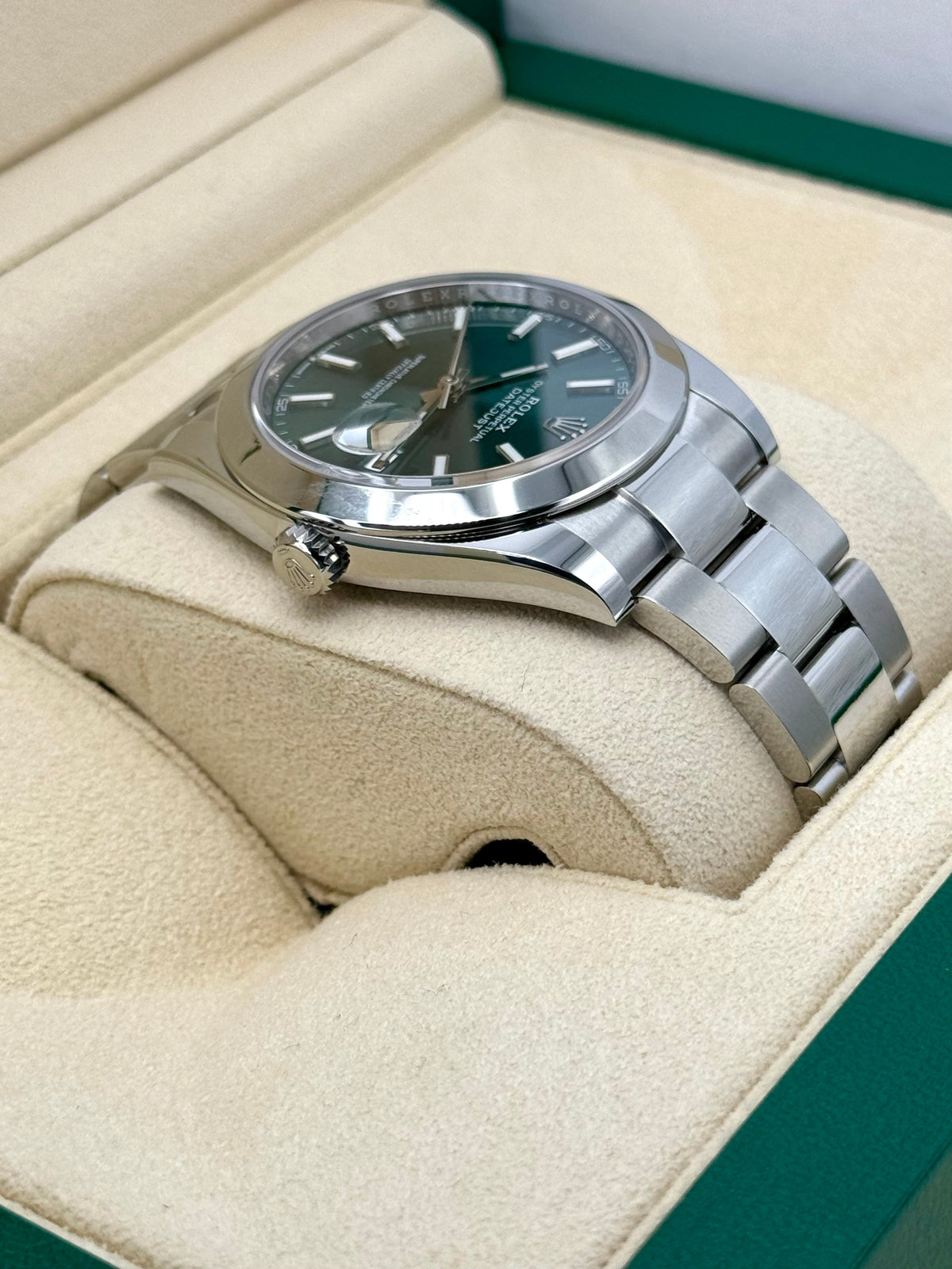NEW 2023 Rolex Datejust 41mm 126300 Oyster Green Dial