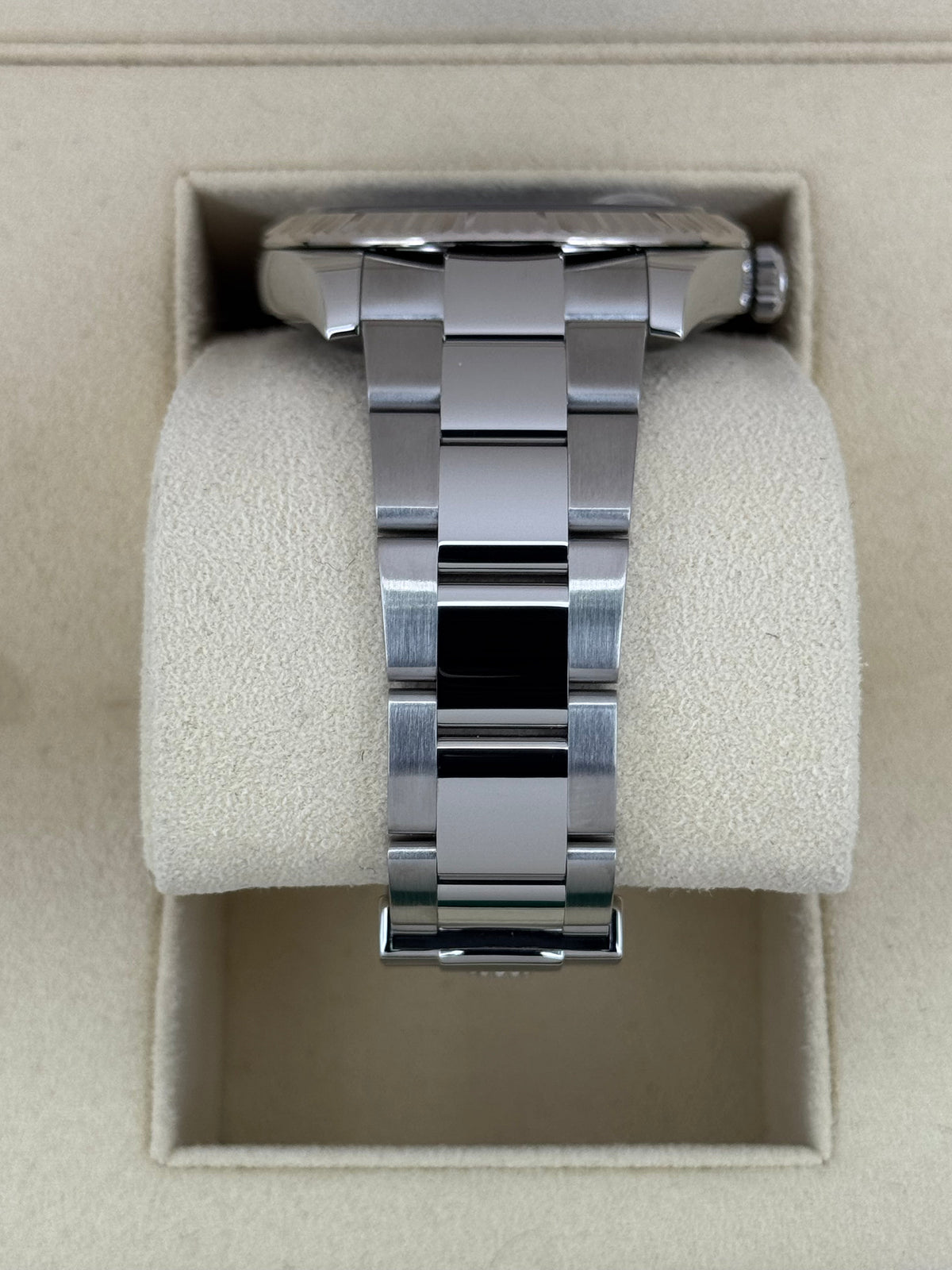2021 Rolex Datejust 41mm 126334 Stainless Steel Oyster Blue Diamond Dial