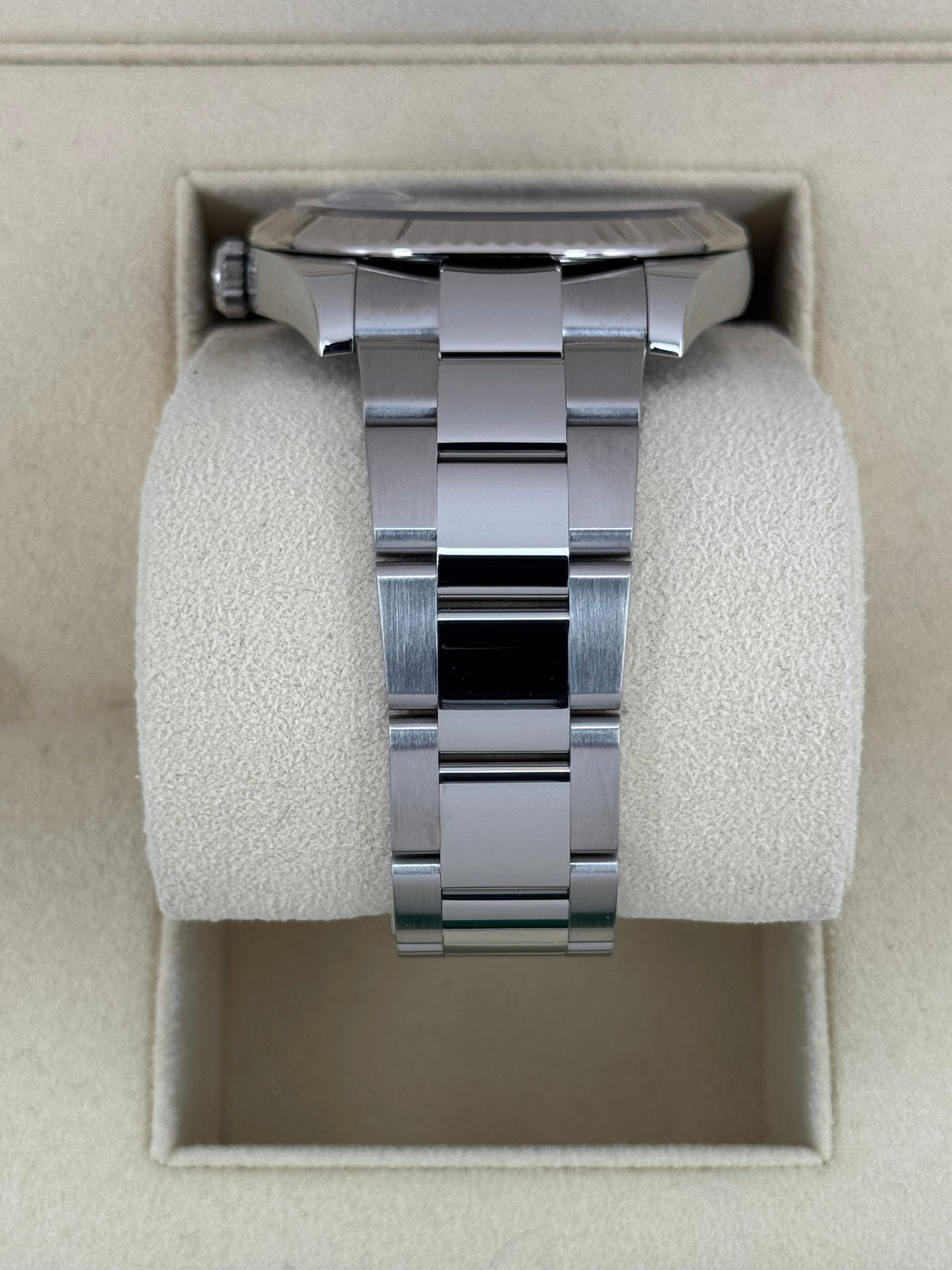 2021 Rolex Datejust 41mm 126334 Stainless Steel Oyster Blue Diamond Dial
