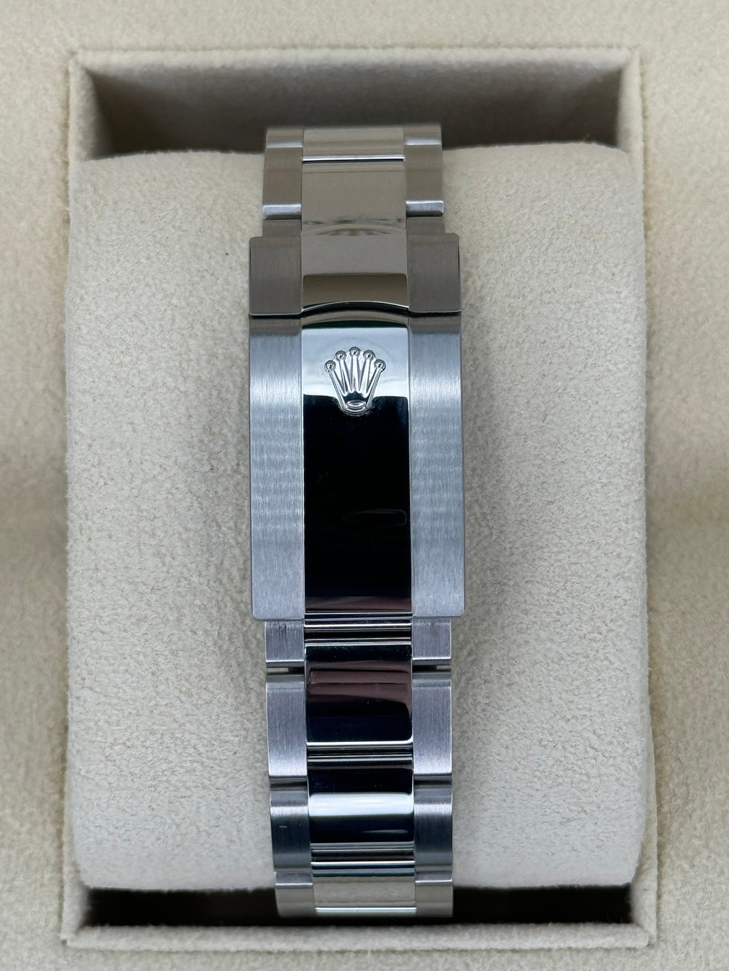 NEW 2023 Rolex Datejust 41m 126334 Stainless Steel Oyster Rhodium Dial