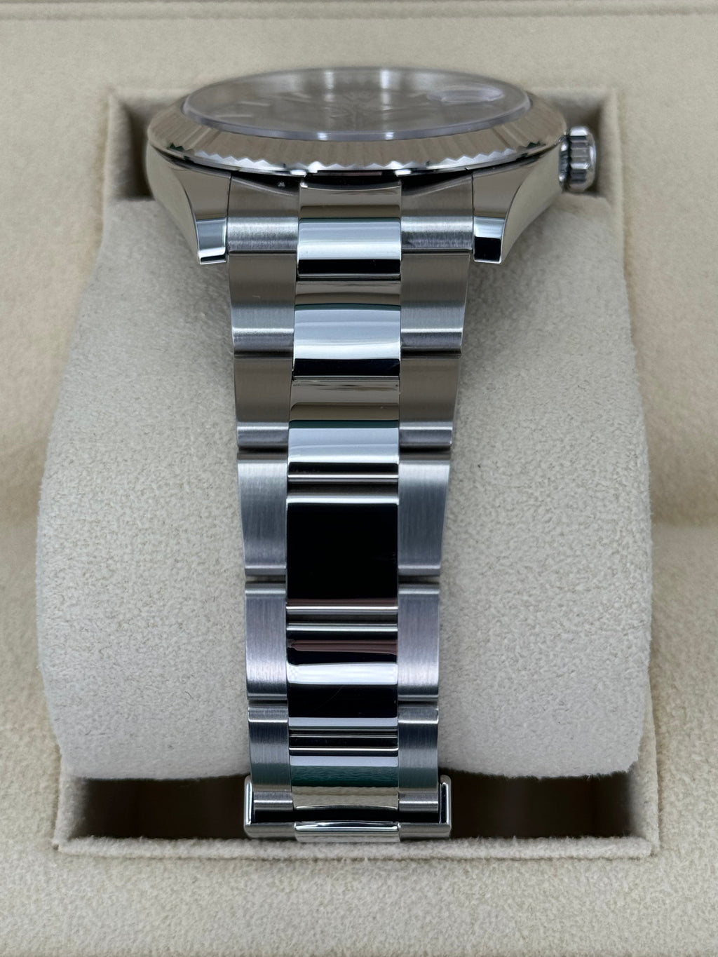 NEW 2023 Rolex Datejust 41m 126334 Stainless Steel Oyster Rhodium Dial