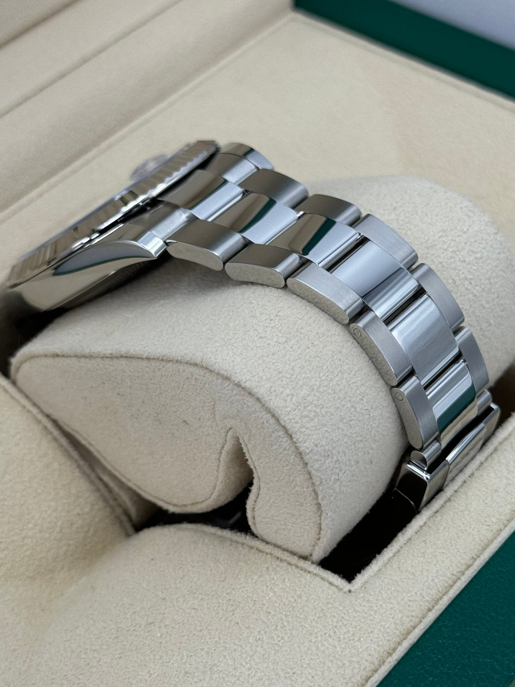 NEW 2023 Rolex Datejust 41m 126334 Stainless Steel Oyster Rhodium Dial