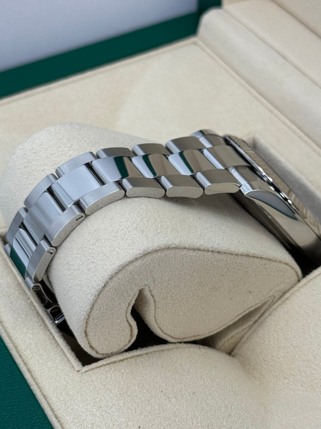 NEW 2023 Rolex Datejust 41m 126334 Stainless Steel Oyster Rhodium Dial