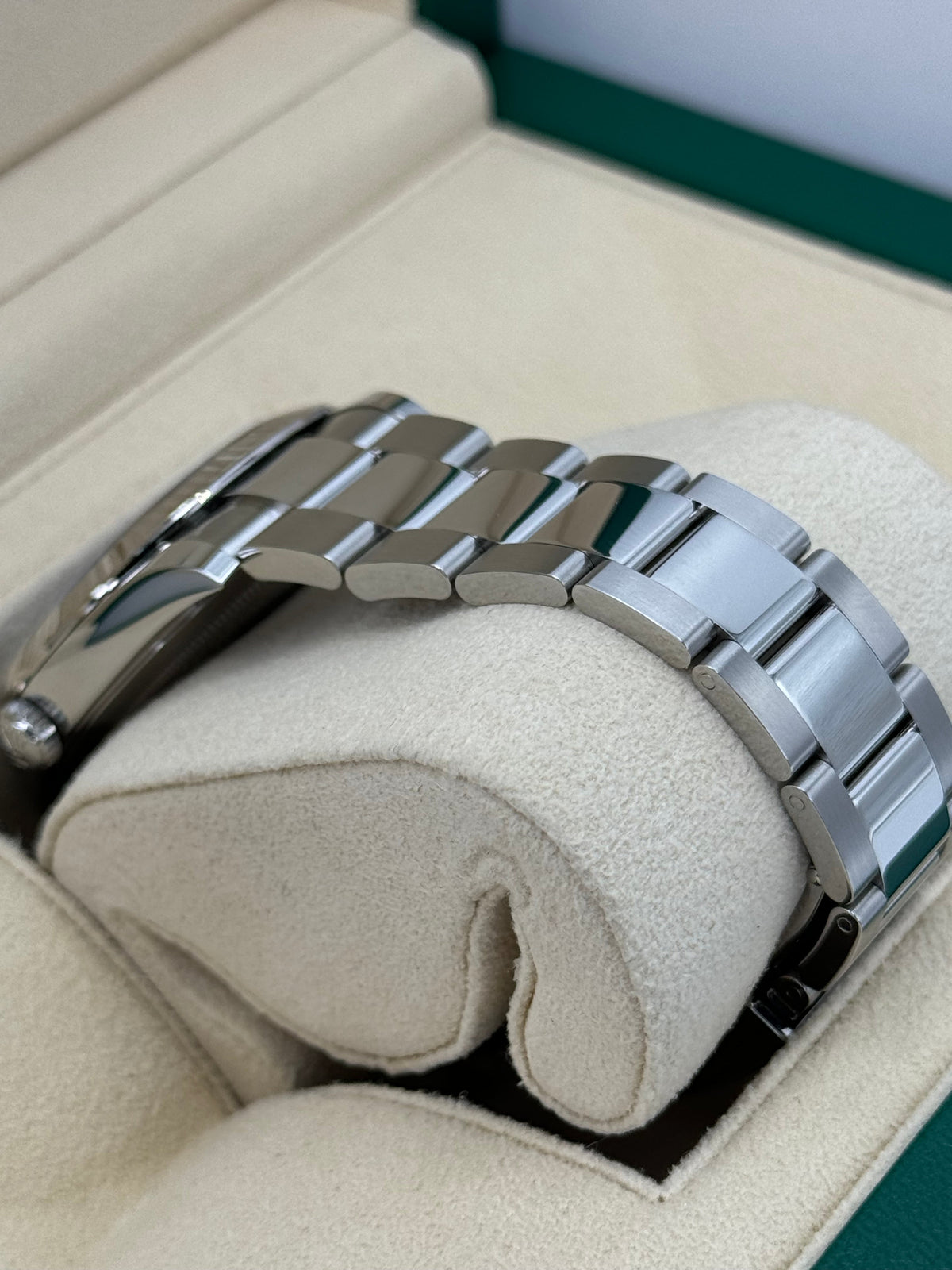 NEW 2023 Rolex Datejust 41m 126334 Stainless Steel Oyster Rhodium Dial