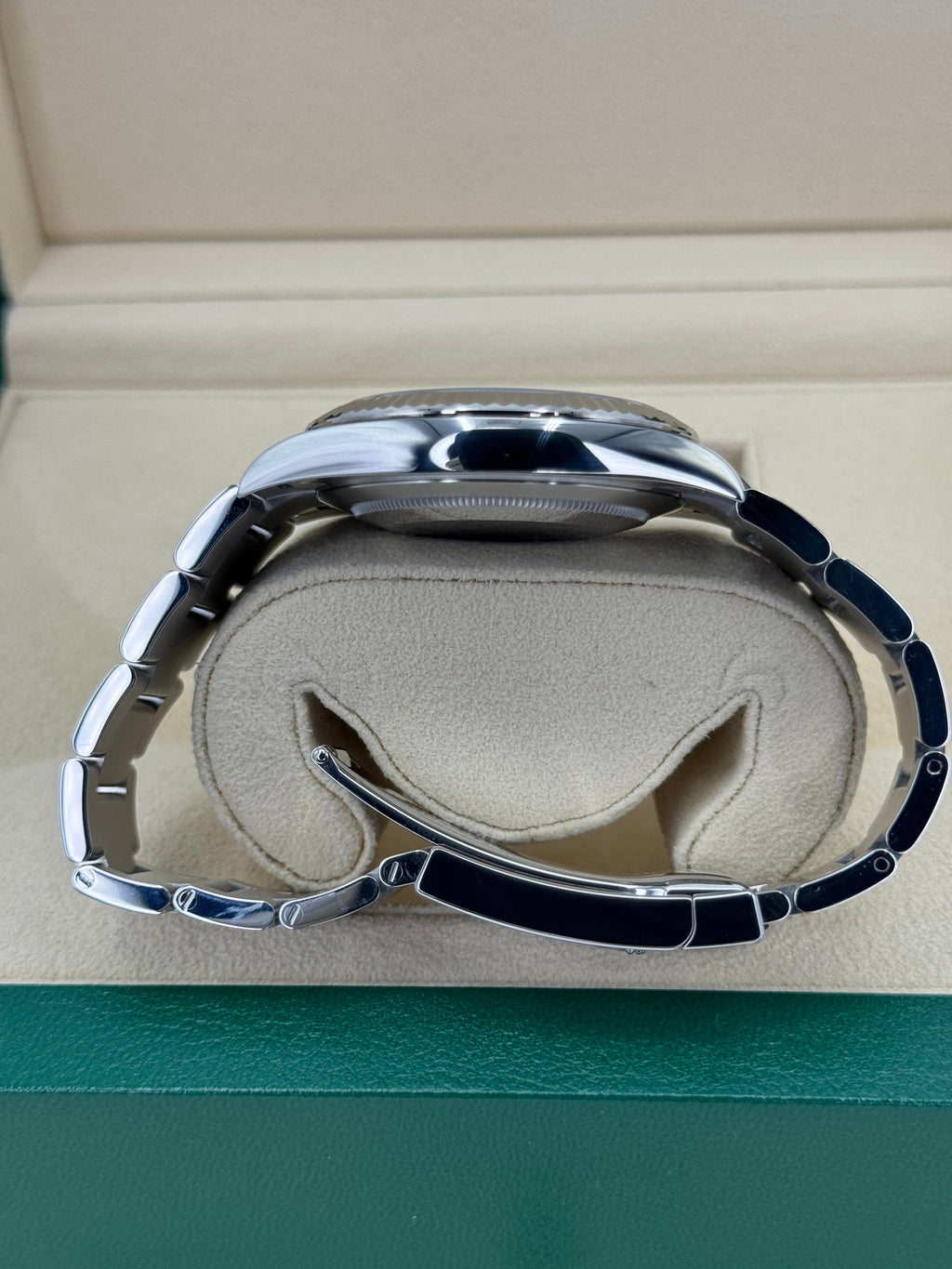 NEW 2023 Rolex Datejust 41m 126334 Stainless Steel Oyster Rhodium Dial