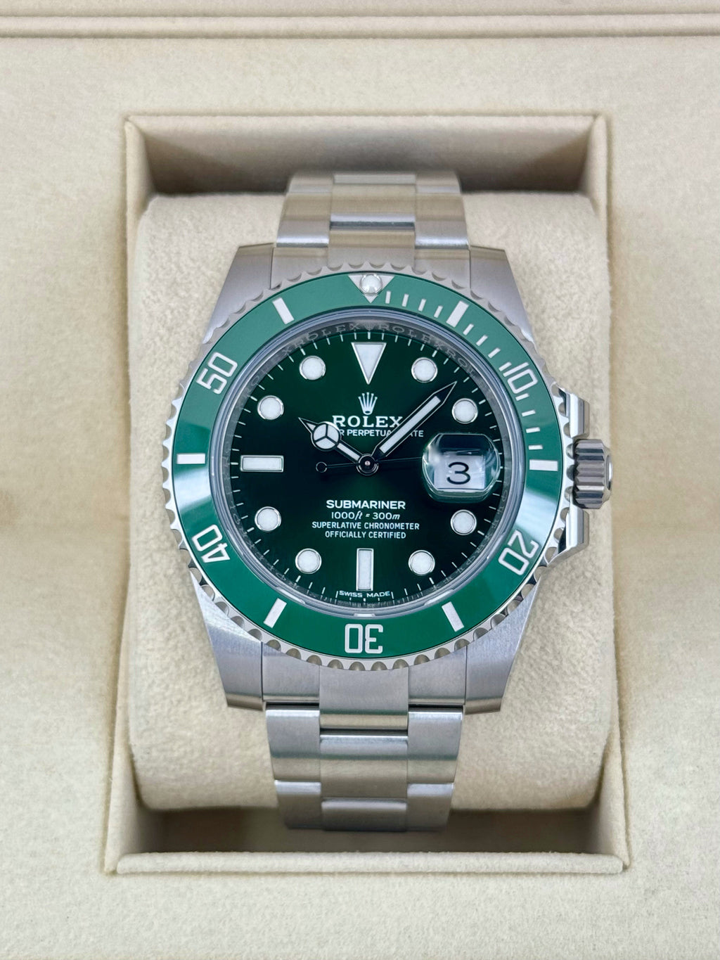 NEW OLD STOCK 2019 Rolex Submariner “Hulk” 40mm 116610LV Green Dial