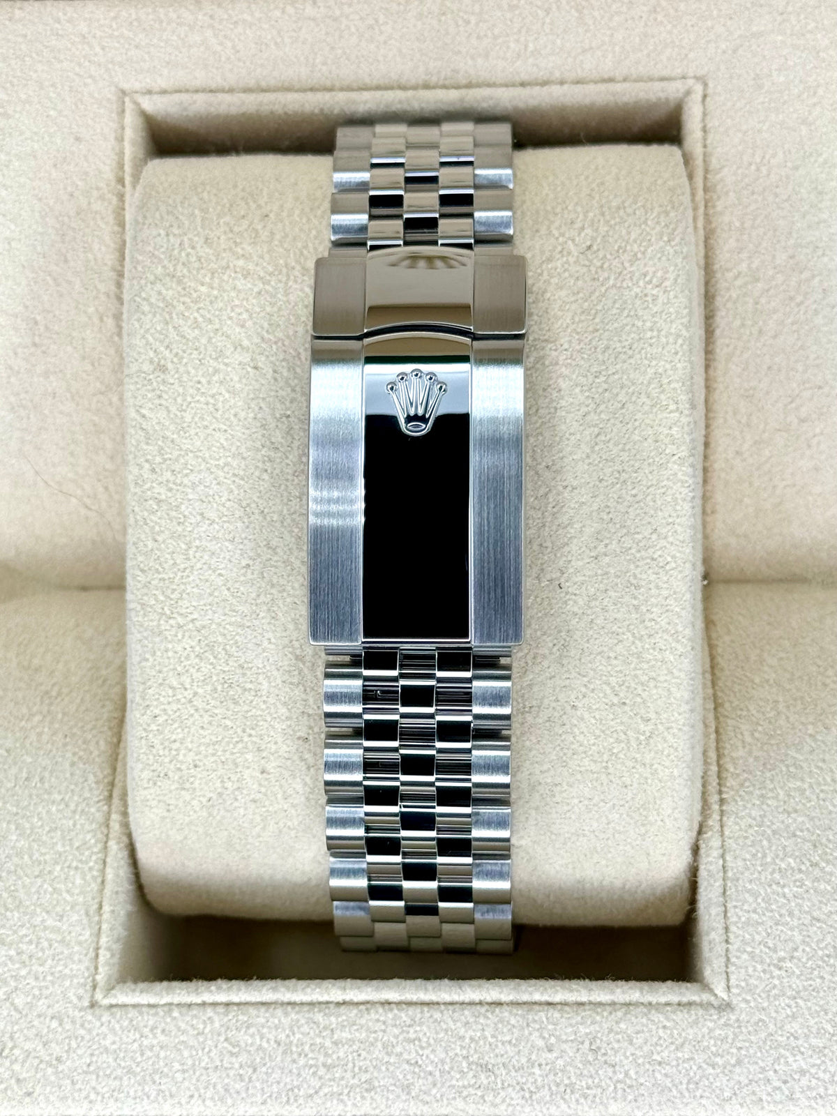 2022 Rolex Datejust 41mm 126334 Jubilee Blue Diamond Dial