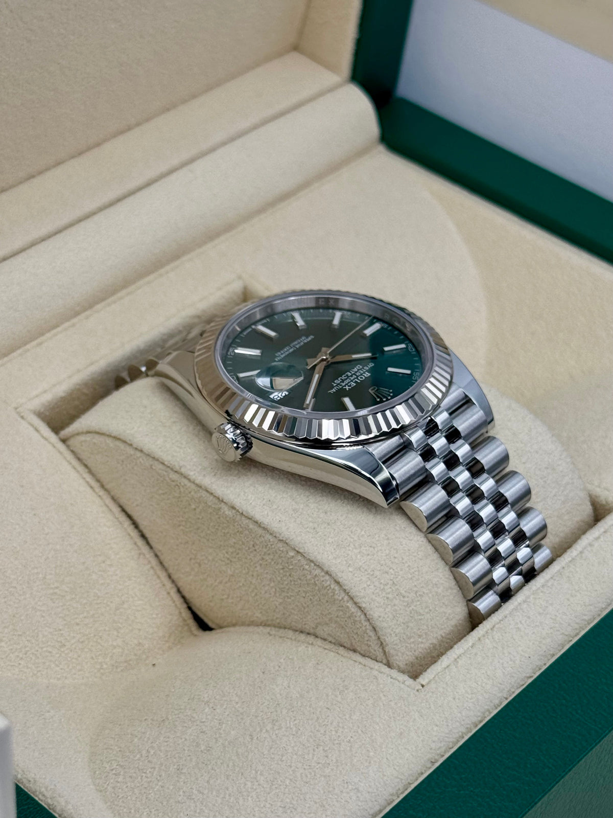 2022 Rolex Datejust 41mm 126334 Stainless Steel Jubilee Green Dial