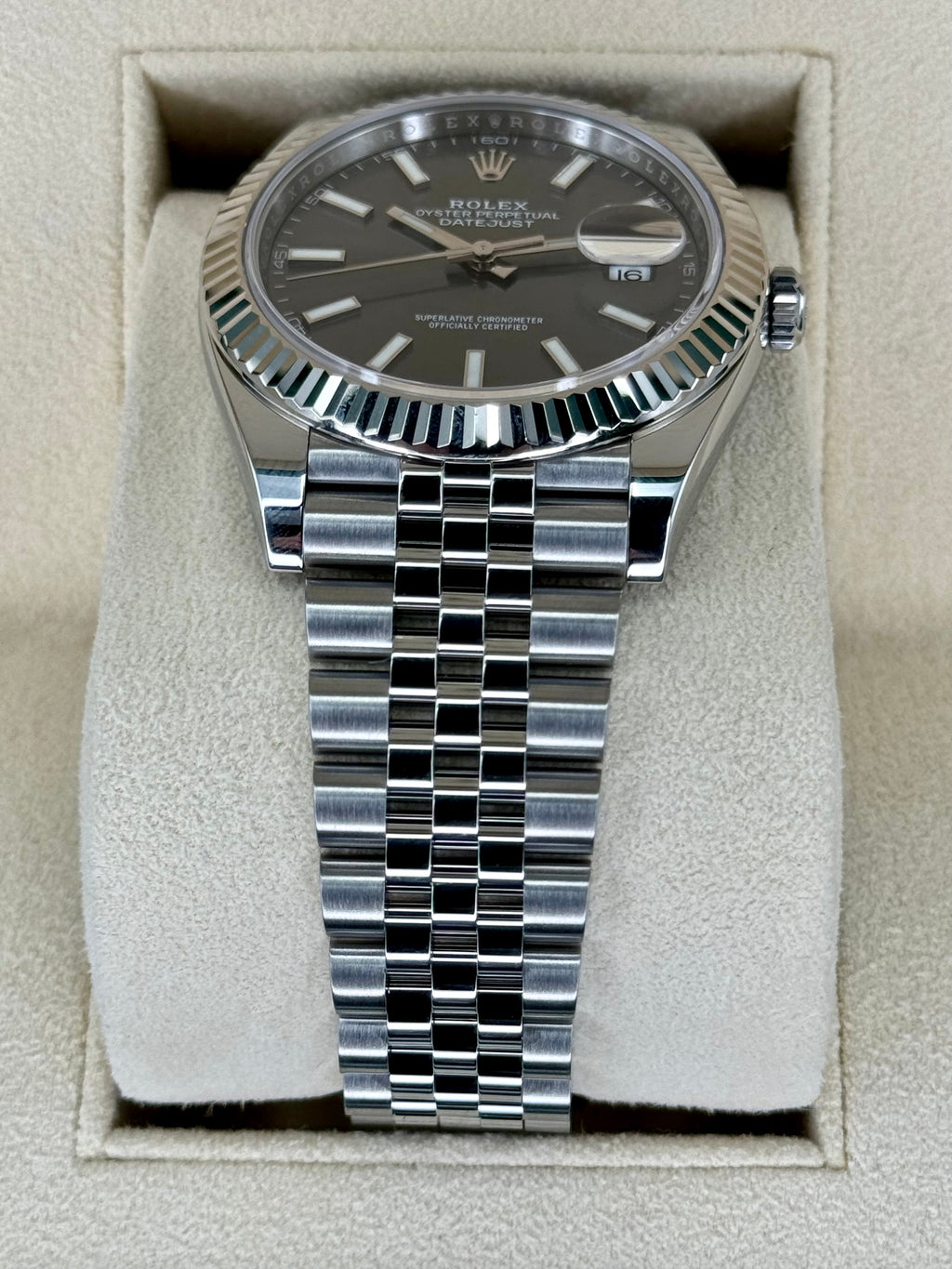 2023 Rolex Datejust 41mm 126334 Stainless Steel Jubilee Rhodium Dial