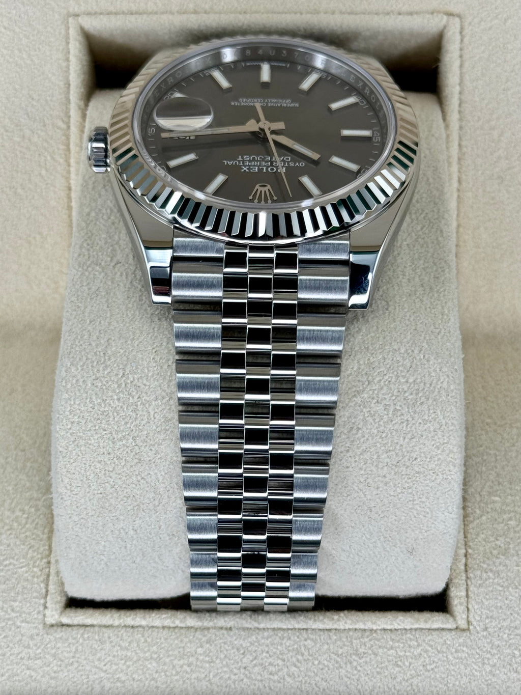 2023 Rolex Datejust 41mm 126334 Stainless Steel Jubilee Rhodium Dial