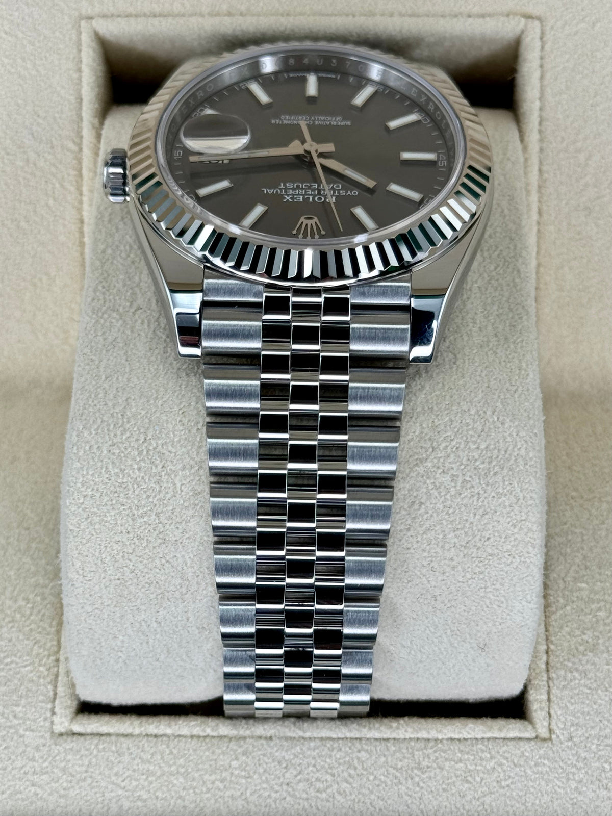 2023 Rolex Datejust 41mm 126334 Stainless Steel Jubilee Rhodium Dial