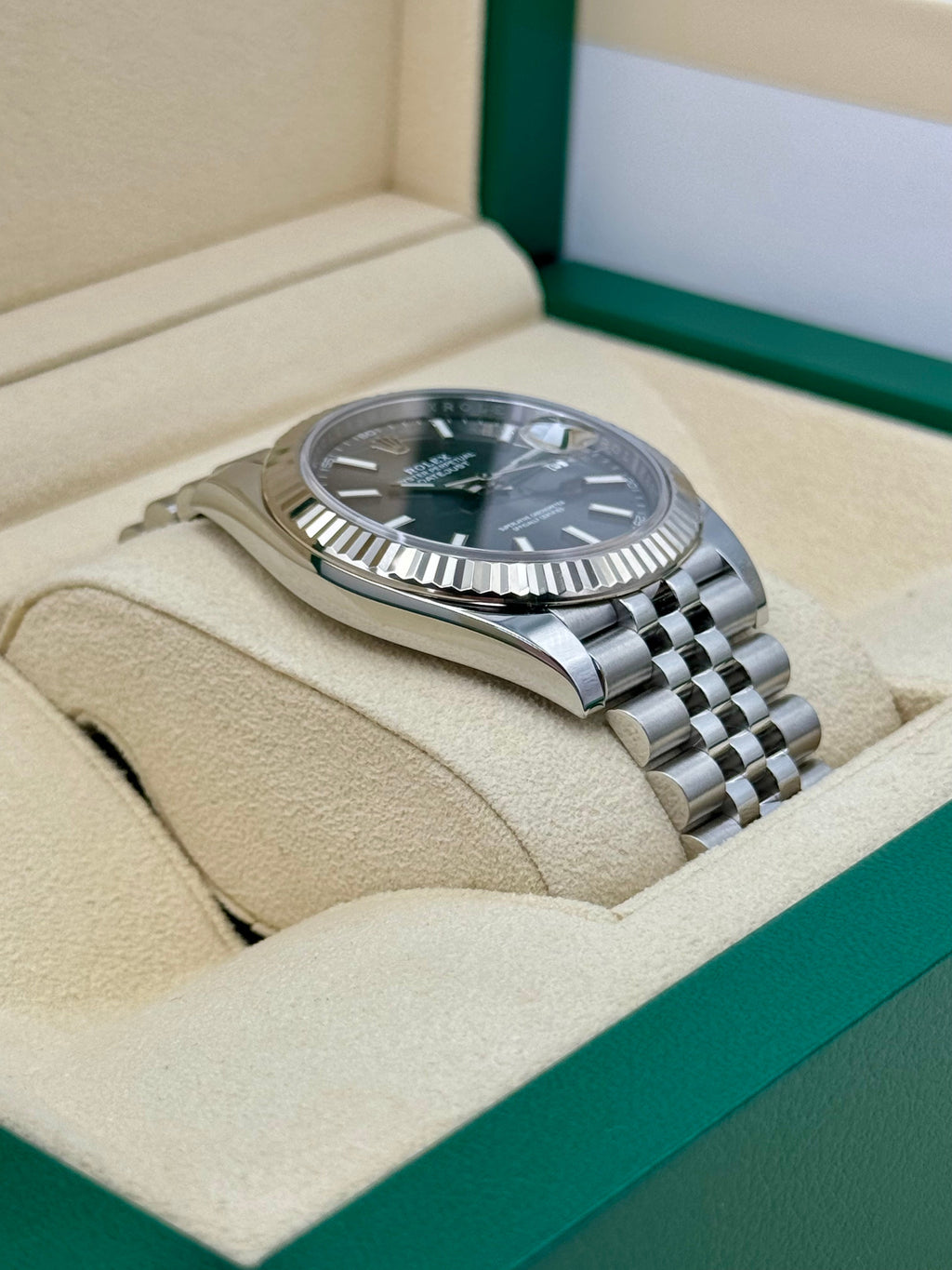 2023 Rolex Datejust 41mm 126334 Stainless Steel Jubilee Rhodium Dial