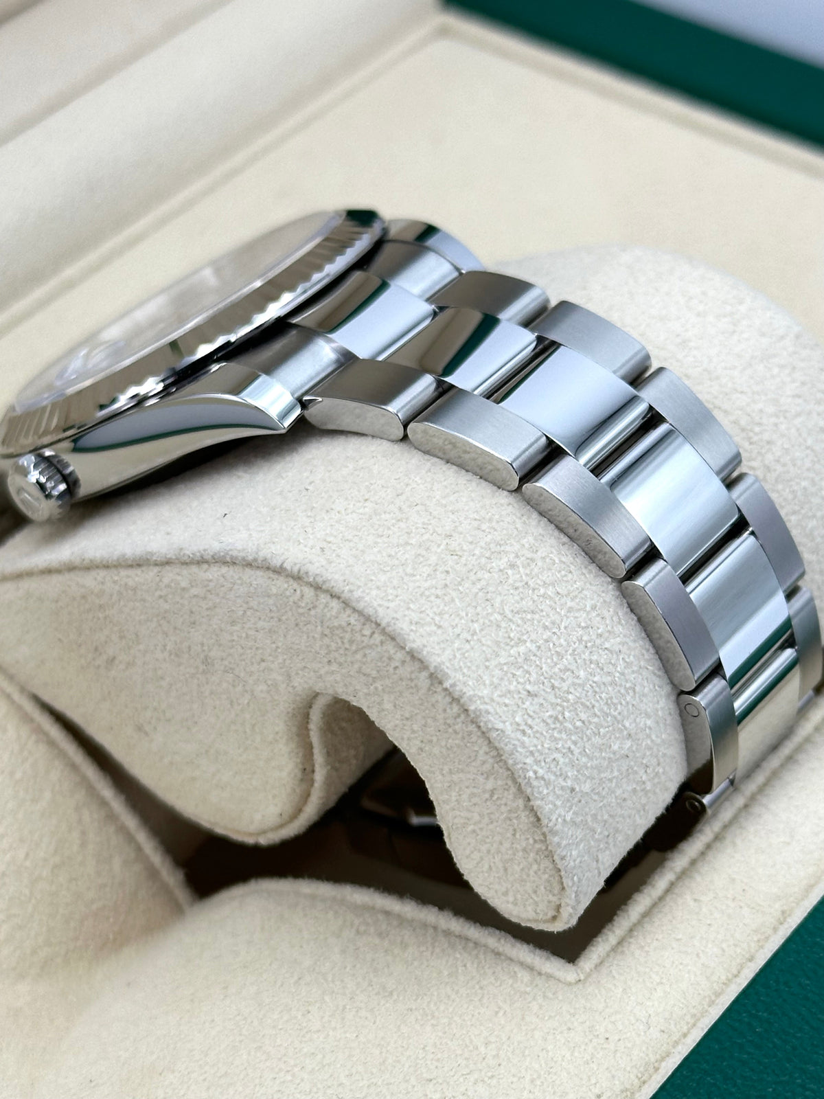 NEW 2024 Rolex Datejust 41mm 126334 Stainless Steel Oyster Silver Dial