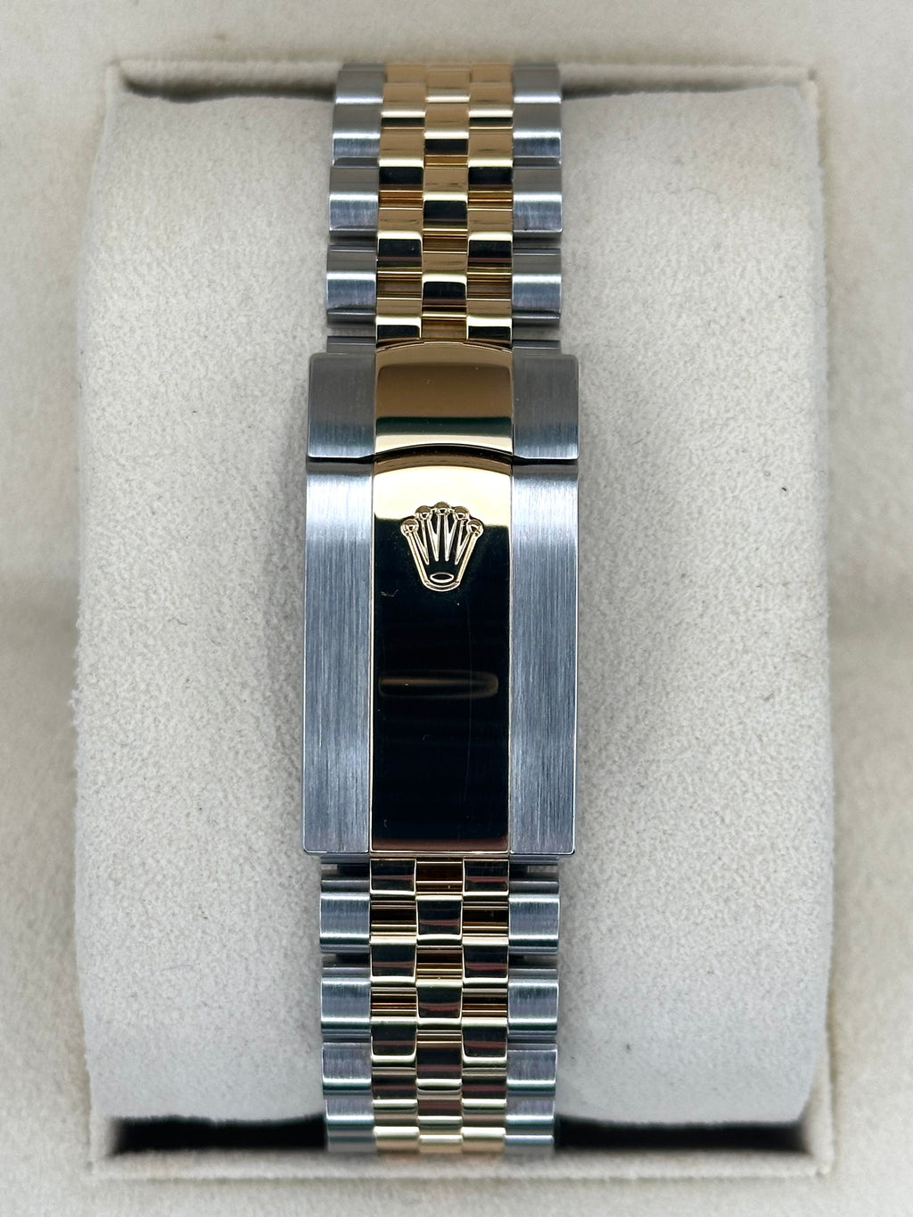 2022 Rolex Datejust 41mm 126333 Two-Tone Jubilee White Dial