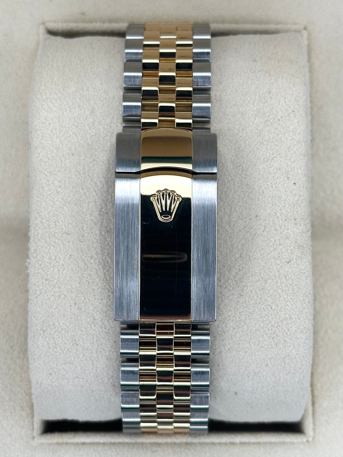 2022 Rolex Datejust 41mm 126333 Two-Tone Jubilee White Dial