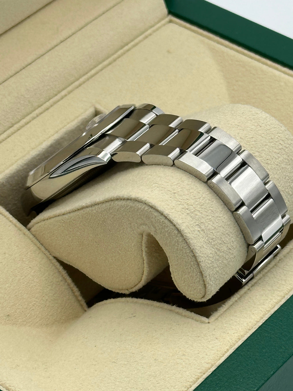 2022 Rolex Datejust 41mm 126300 Oyster Green Dial