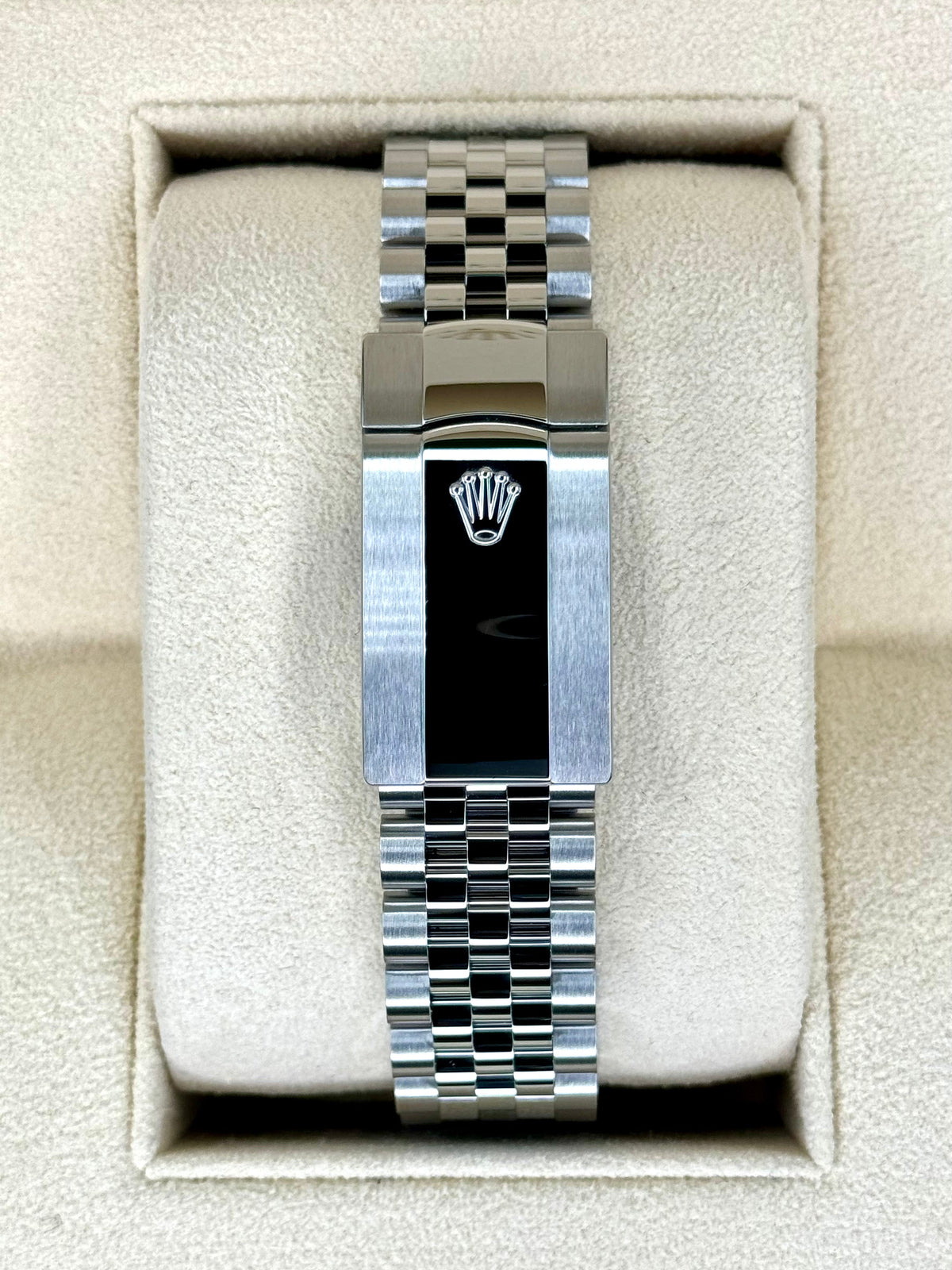 NEW 2023 Rolex Datejust 41mm 126334 Stainless Steel Jubilee Wimbledon Dial