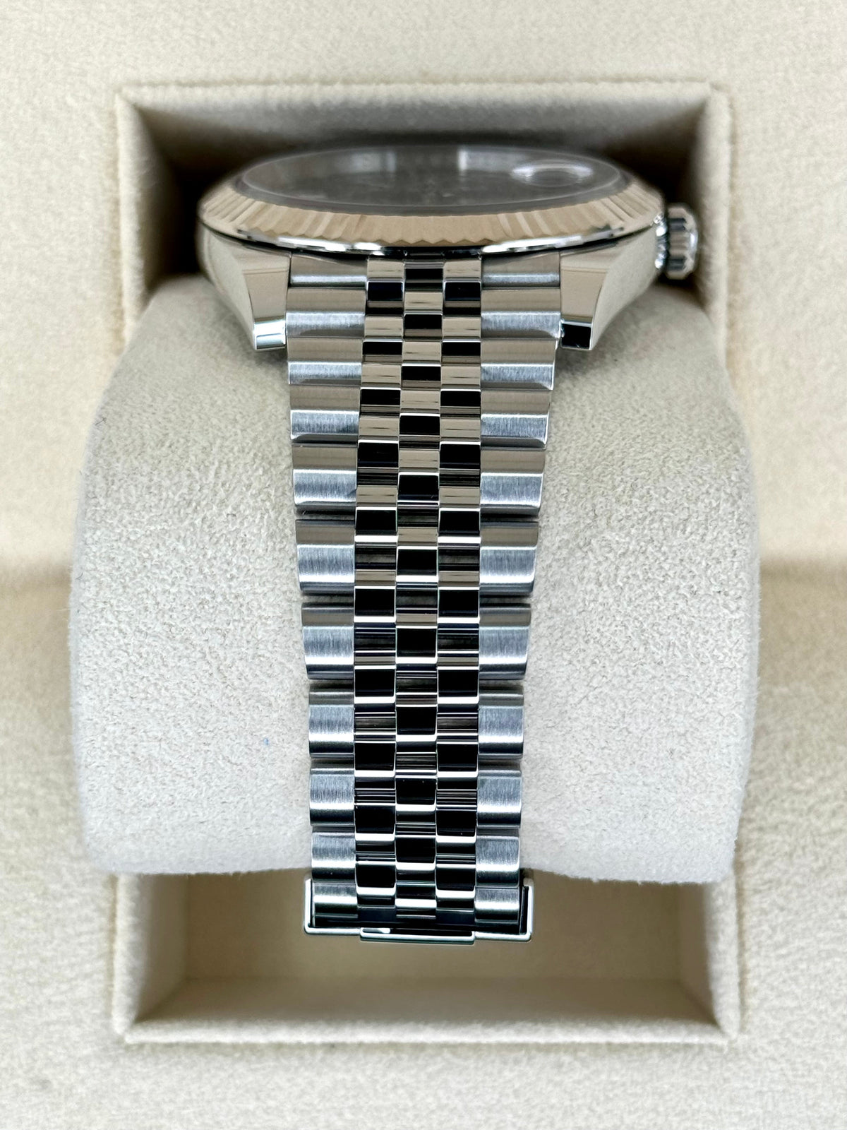 NEW 2023 Rolex Datejust 41mm 126334 Stainless Steel Jubilee Wimbledon Dial