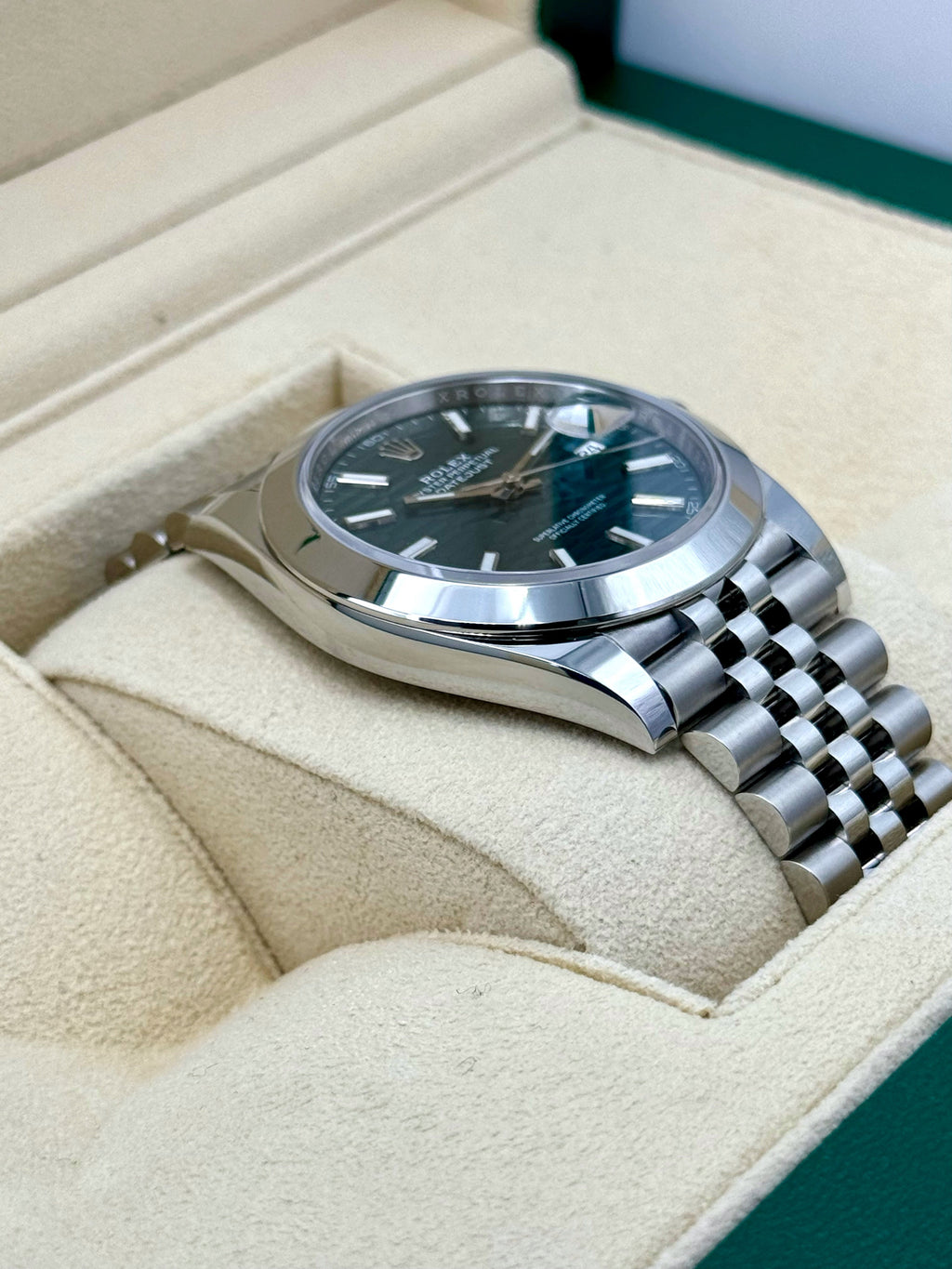 NEW 2024 Rolex Datejust 41mm 126300 Jubilee Green Motif Dial