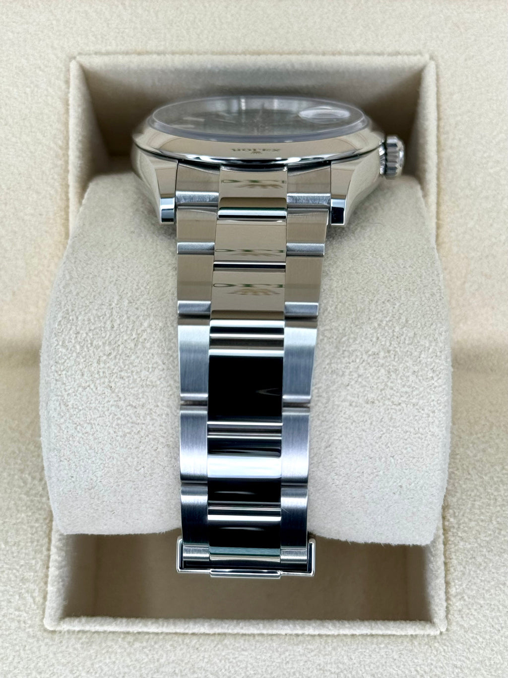 NEW 2025 Rolex Datejust 36mm 126200 Oyster Mint Green Dial