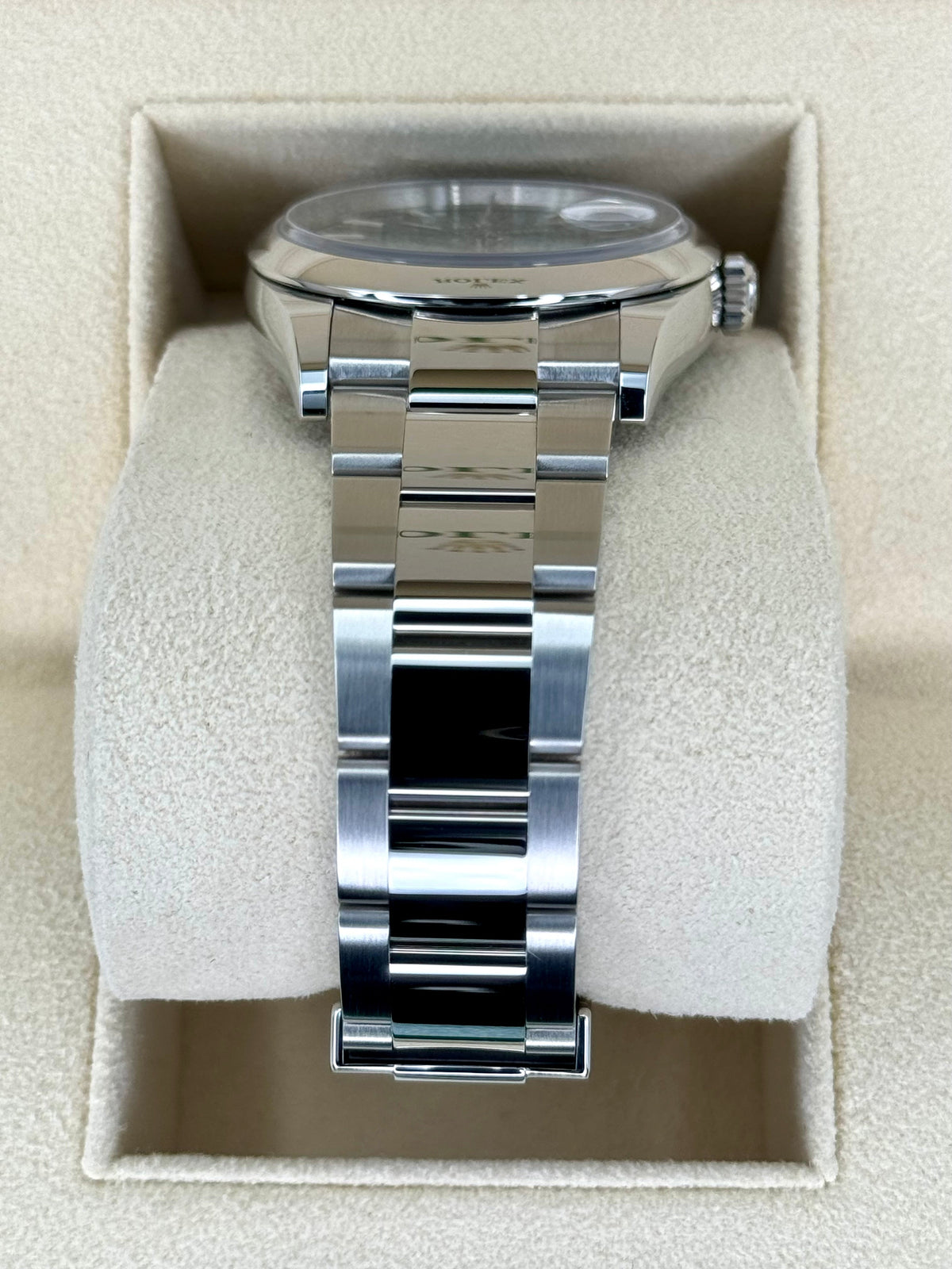 NEW 2025 Rolex Datejust 36mm 126200 Oyster Mint Green Dial