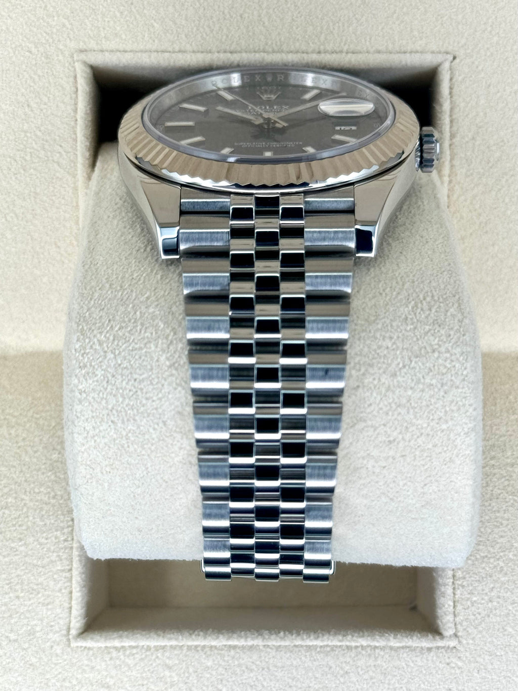 2021 Rolex Datejust 41mm 126334 Stainless Steel Jubilee Rhodium Dial