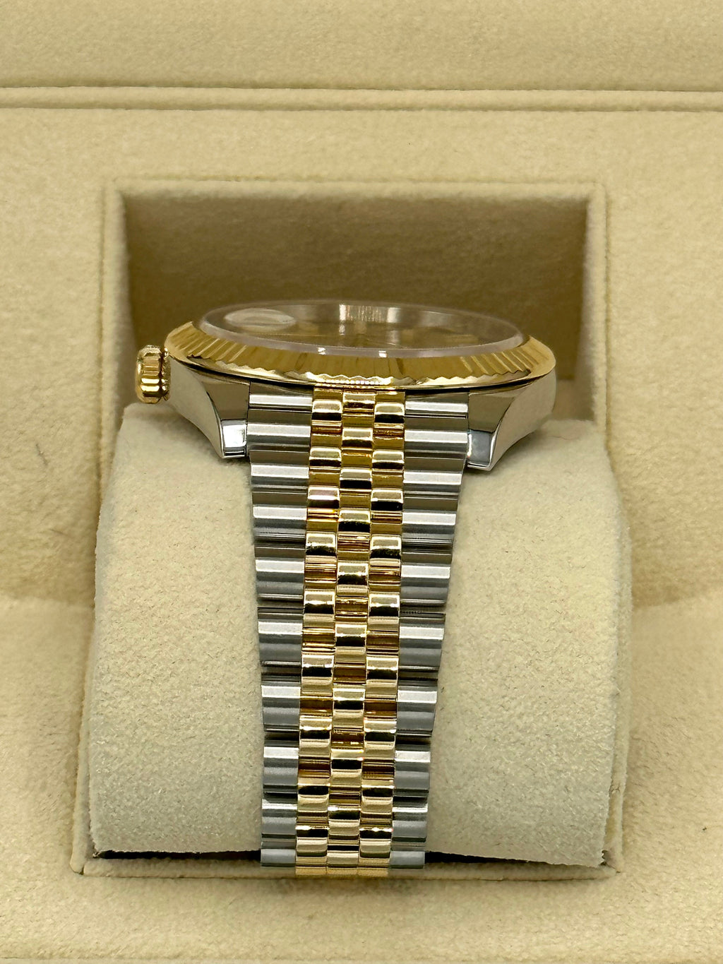 2021 Rolex Datejust 41mm 126333 Two-Tone Jubilee Champagne Stick Dial