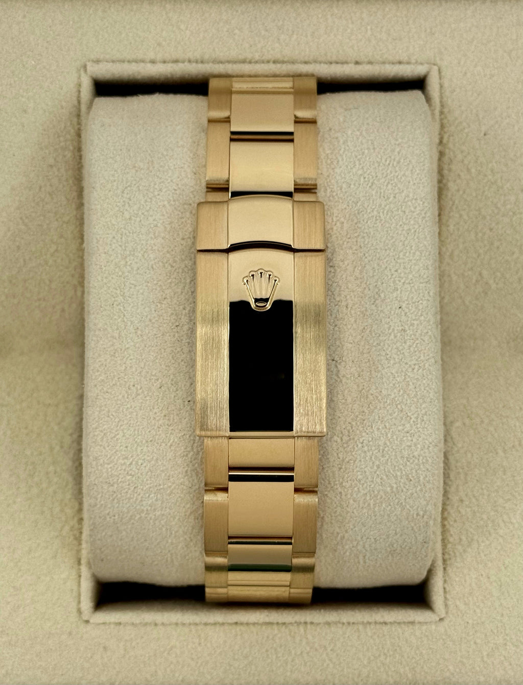 2019 Rolex Sky-Dweller 42mm 326938 Yellow Gold Oyster Champagne Dial