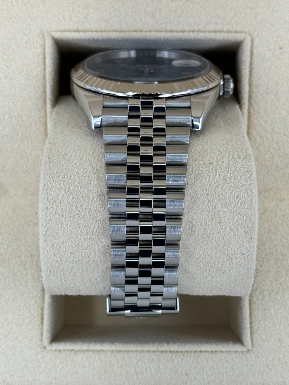 2023 Rolex Datejust 41mm 126334 Jubilee Blue Roman Numeral Dial