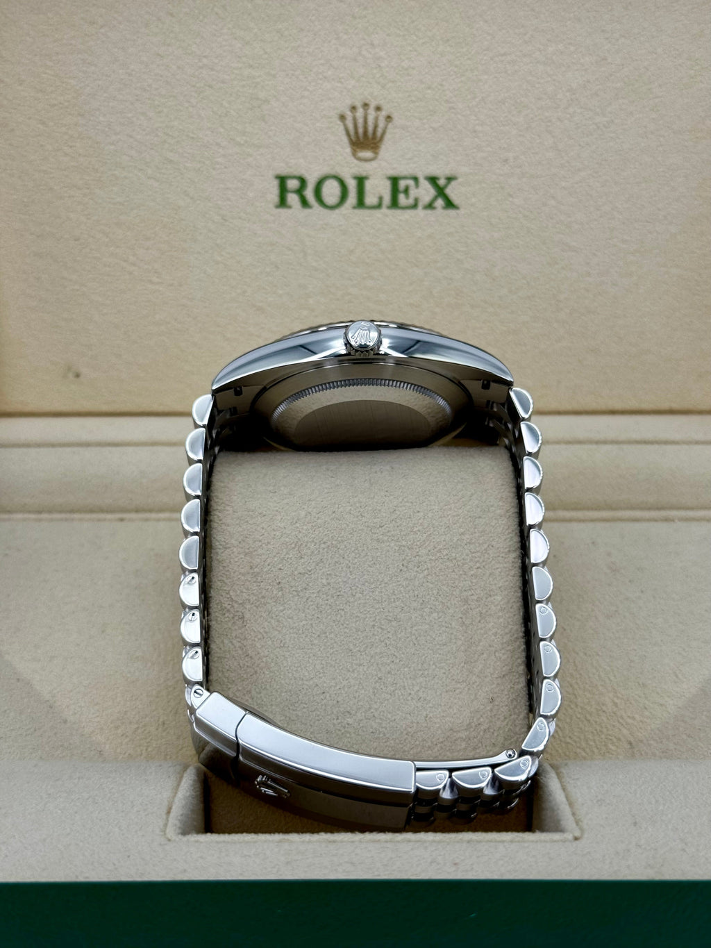 2023 Rolex Datejust 41mm 126334 Jubilee Blue Roman Numeral Dial