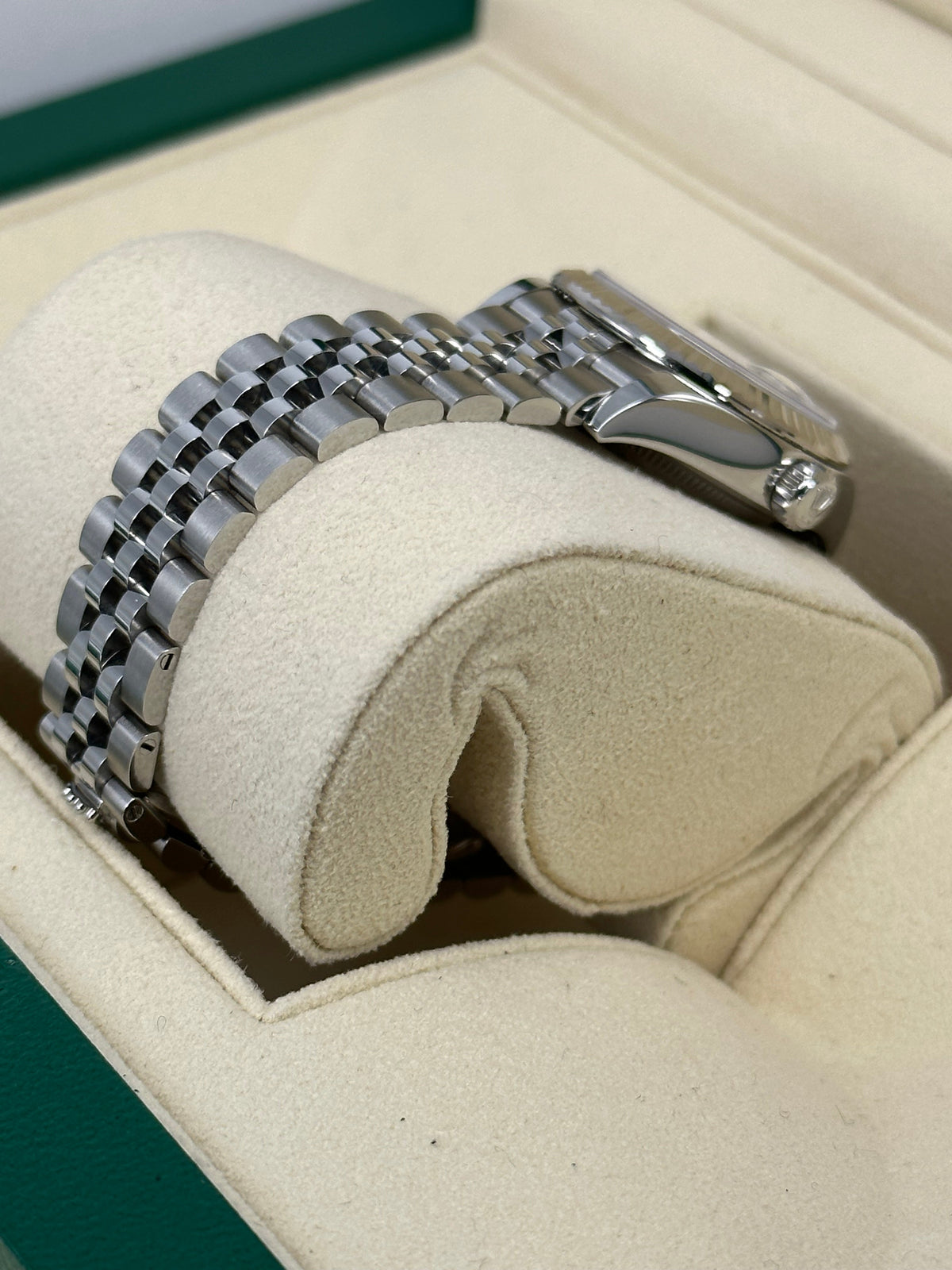 2022 Rolex Lady-Datejust 28mm 279174 Jubilee Mother of Pearl Diamond Dial