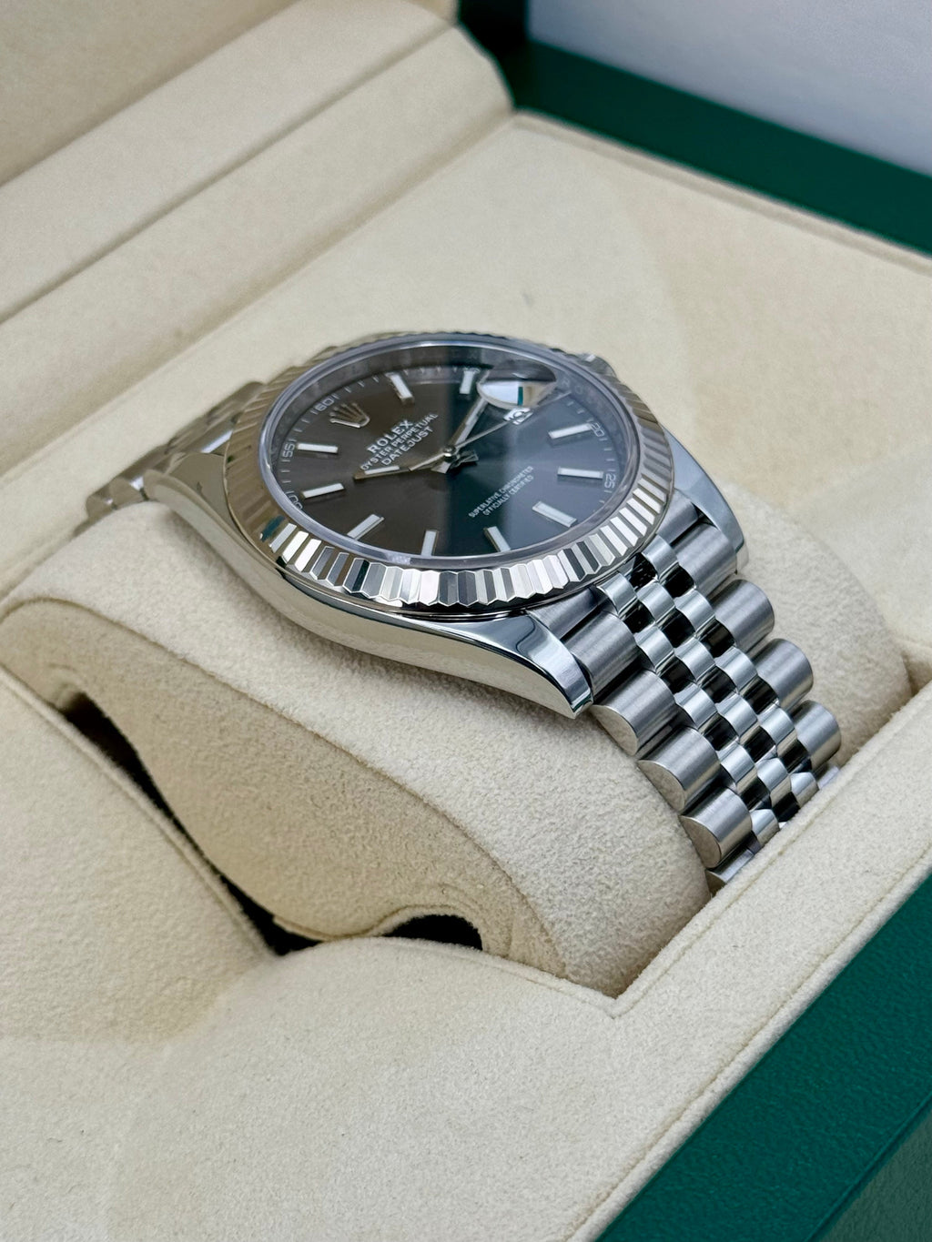 2021 Rolex Datejust 41mm 126334 Stainless Steel Jubilee Rhodium Dial