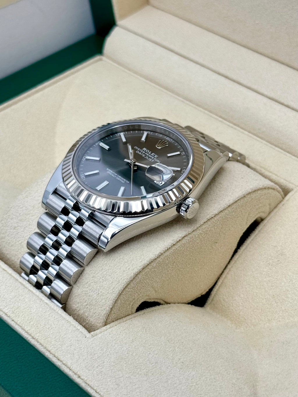 2021 Rolex Datejust 41mm 126334 Stainless Steel Jubilee Rhodium Dial