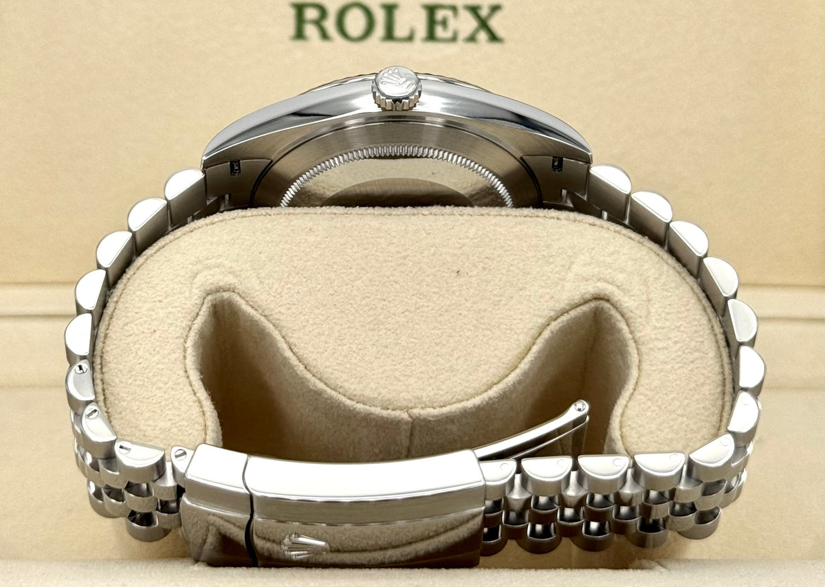 2021 Rolex Datejust 41mm 126334 Stainless Steel Jubilee Rhodium Dial