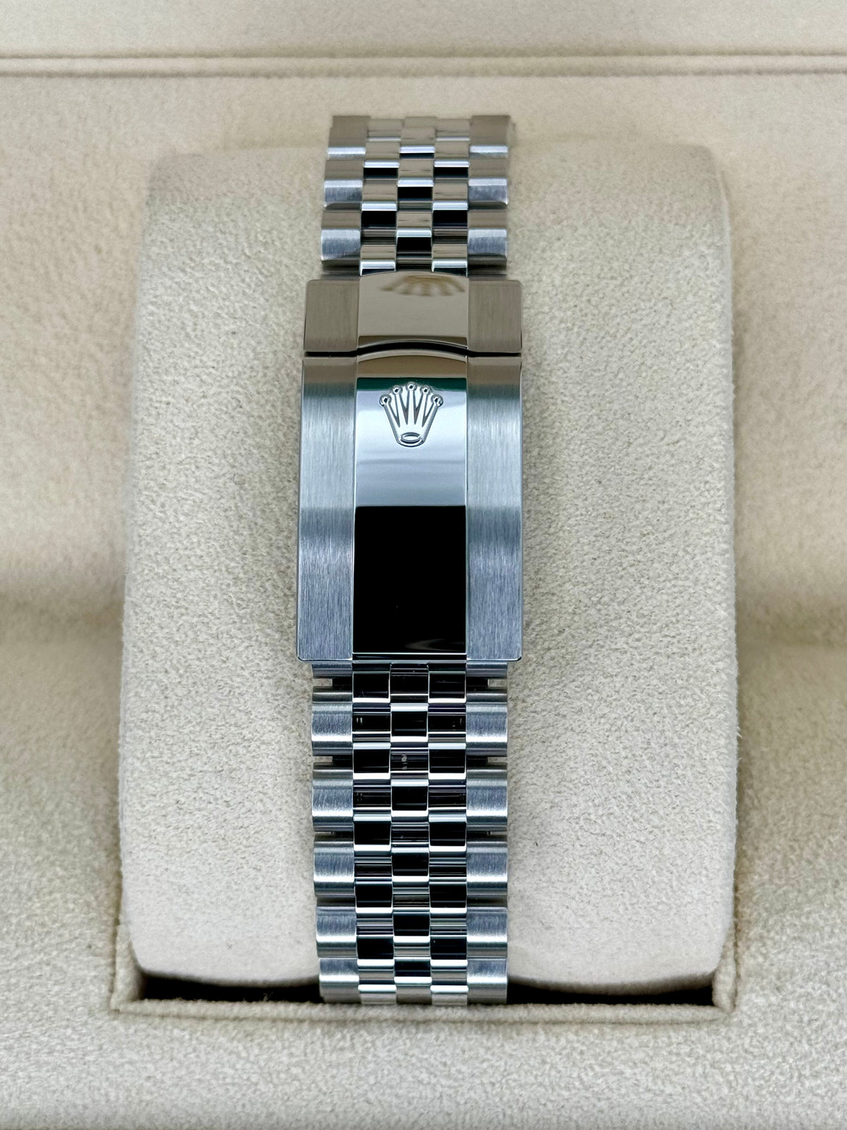 NEW Rolex 2023 Datejust 41mm 126300 Jubilee Rhodium Dial