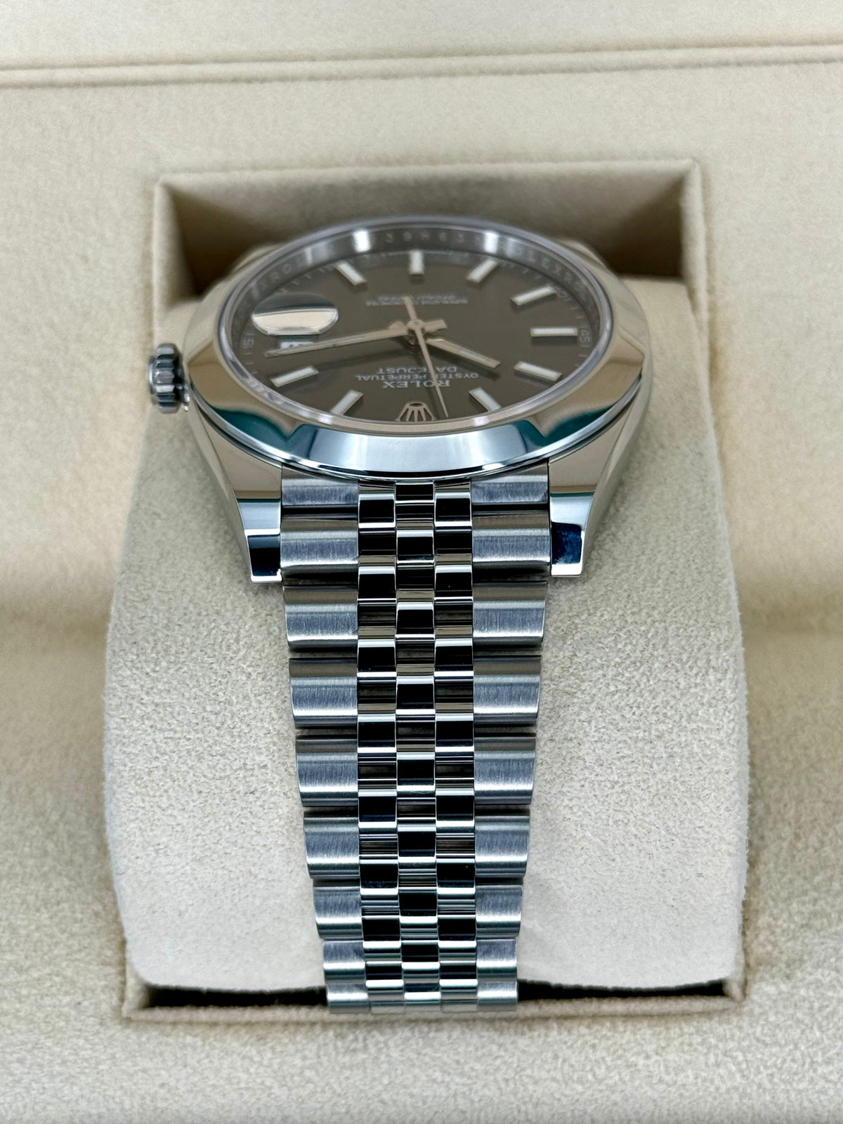 NEW Rolex 2023 Datejust 41mm 126300 Jubilee Rhodium Dial