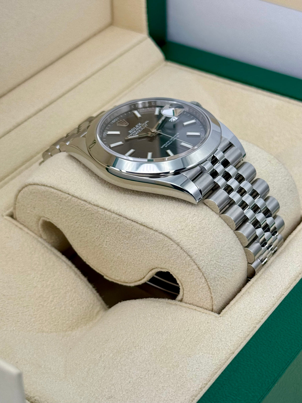 NEW Rolex 2023 Datejust 41mm 126300 Jubilee Rhodium Dial