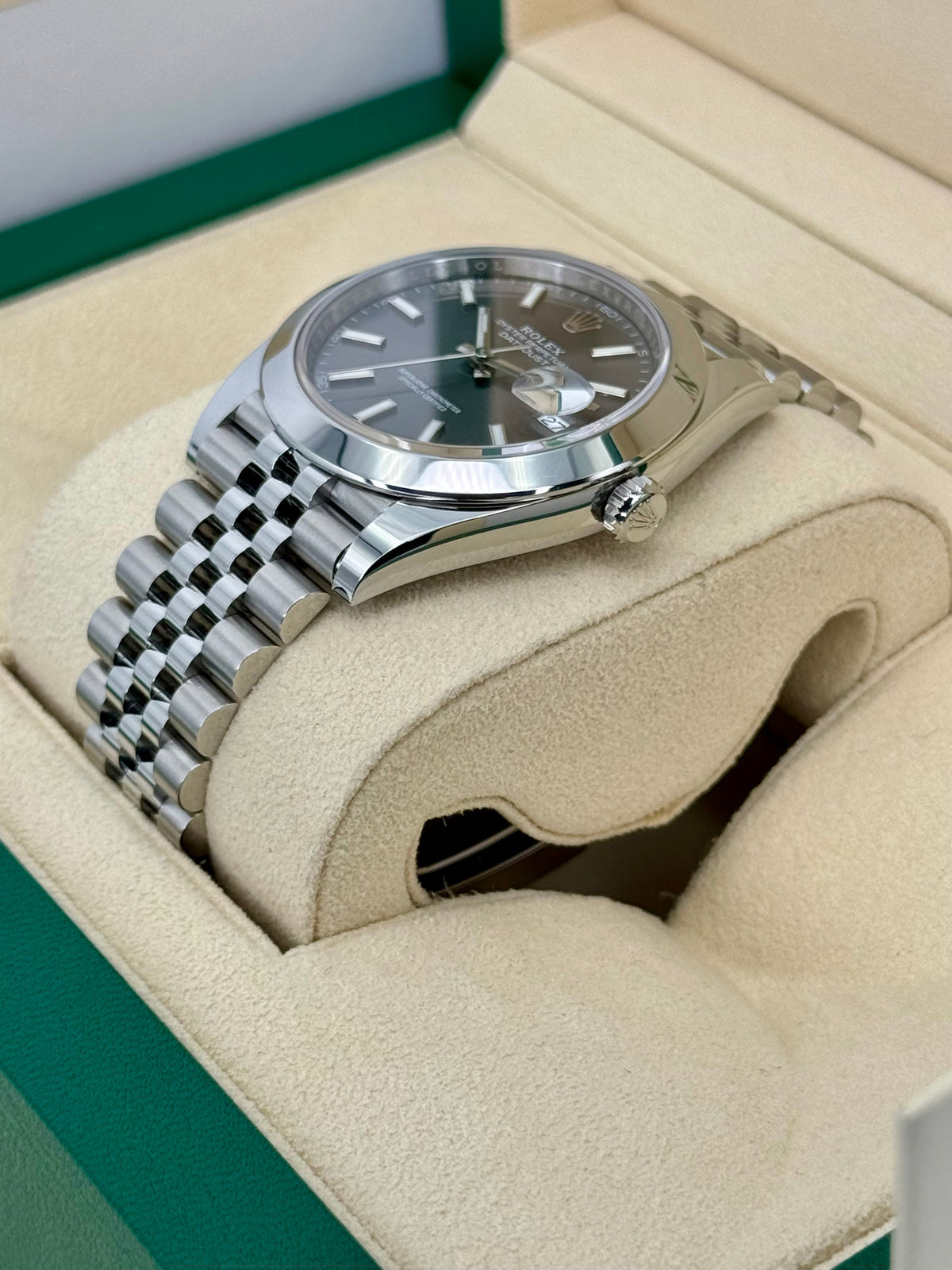 NEW Rolex 2023 Datejust 41mm 126300 Jubilee Rhodium Dial