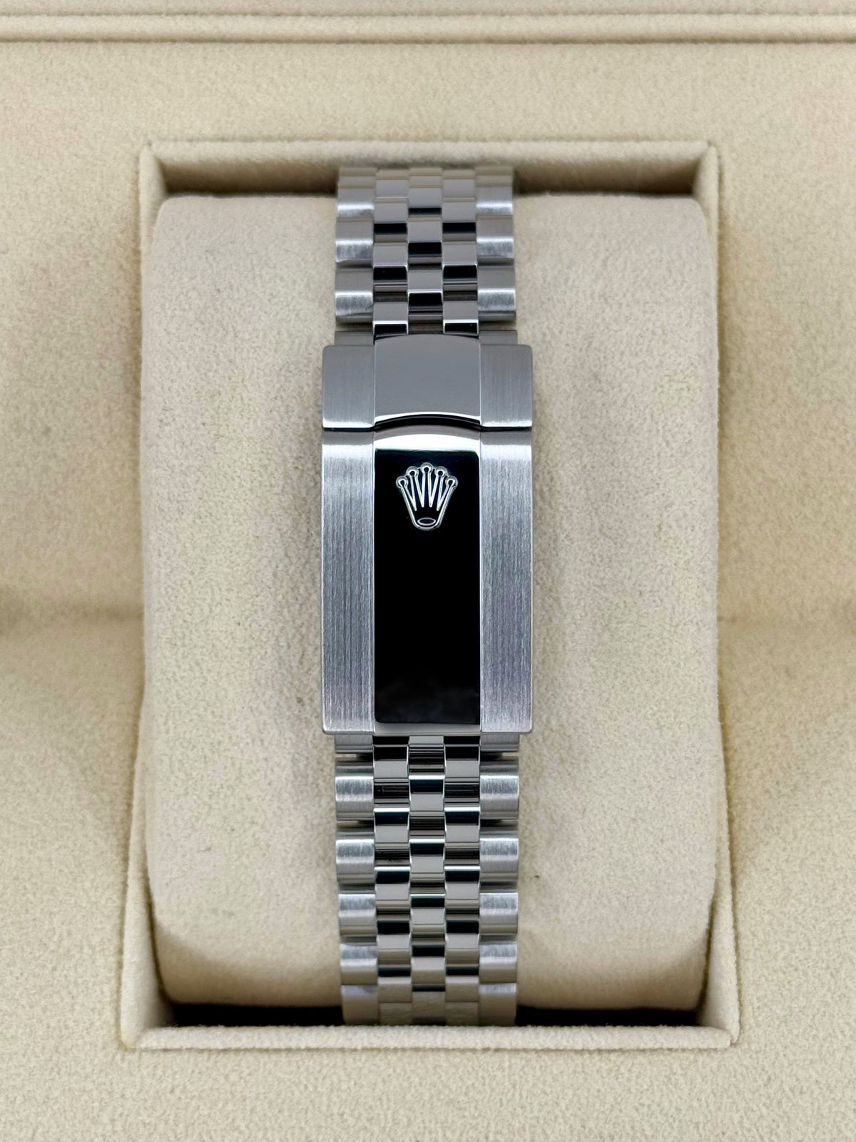2022 Rolex Datejust 41mm 126334 Stainless Steel Jubilee White Dial