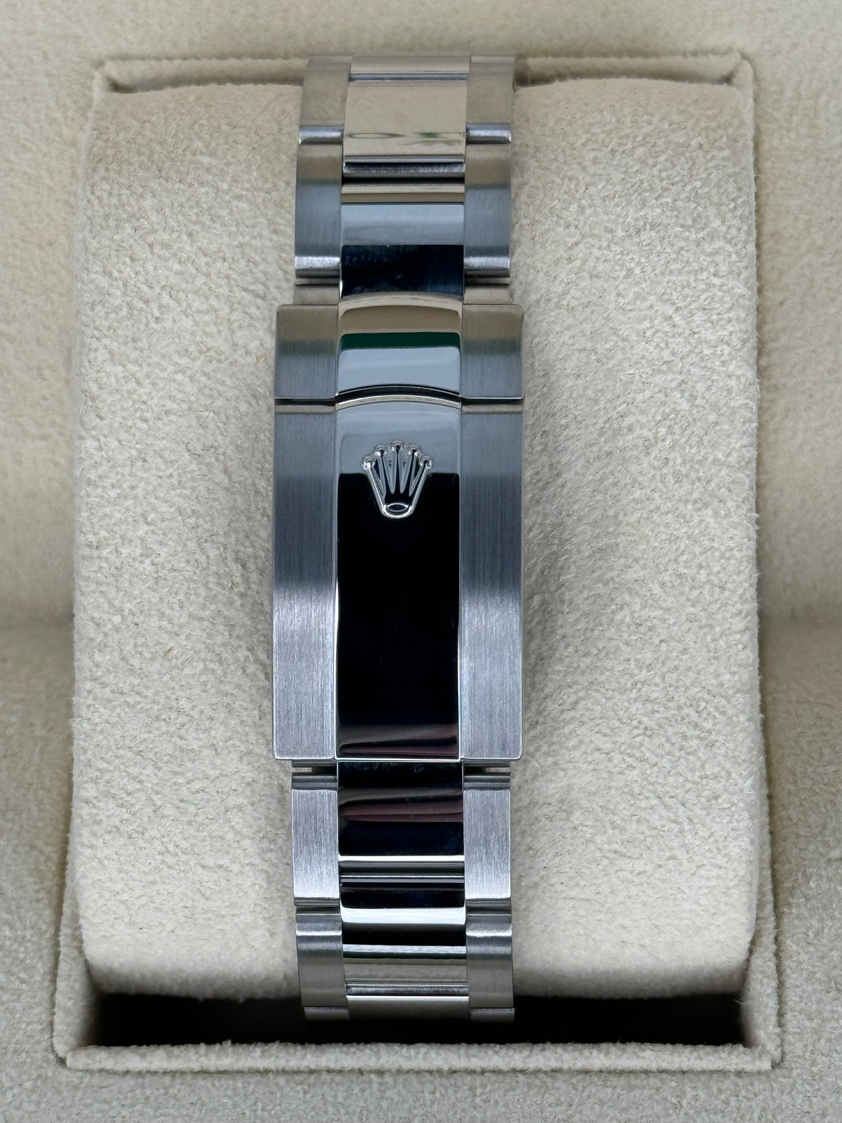 2021 Rolex Datejust 41mm 126300 Oyster Blue Roman Numeral Dial