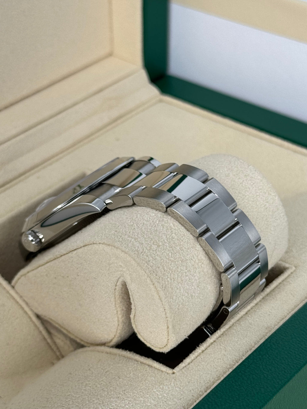 2021 Rolex Datejust 41mm 126300 Oyster Blue Roman Numeral Dial