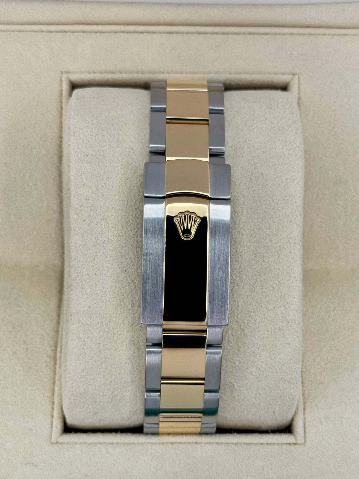 2018 Rolex Datejust 41mm 126333 Two-Tone Oyster Wimbledon Dial