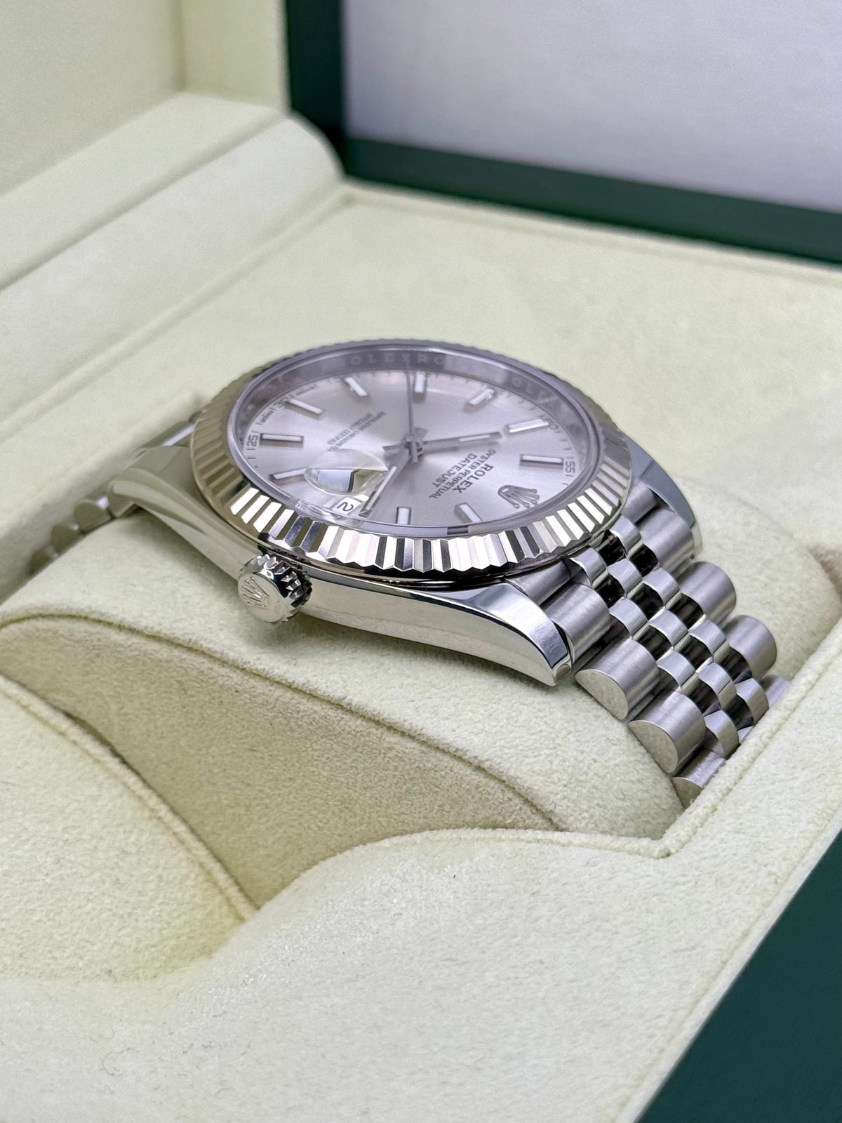 2017 Rolex Datejust 41mm 126334 Stainless Steel Jubilee Silver Dial