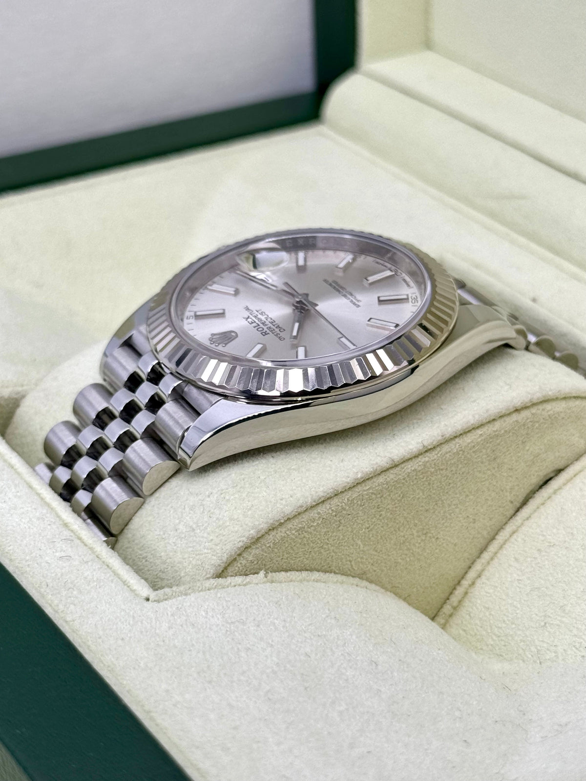 2017 Rolex Datejust 41mm 126334 Stainless Steel Jubilee Silver Dial
