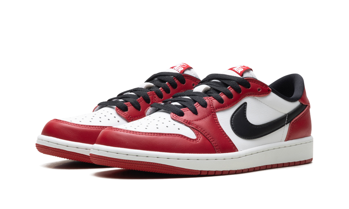 Air Jordan 1 Low OG "Chicago (2025)" HQ6998 600